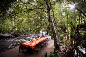 L'auberge oak creek wedding reception table